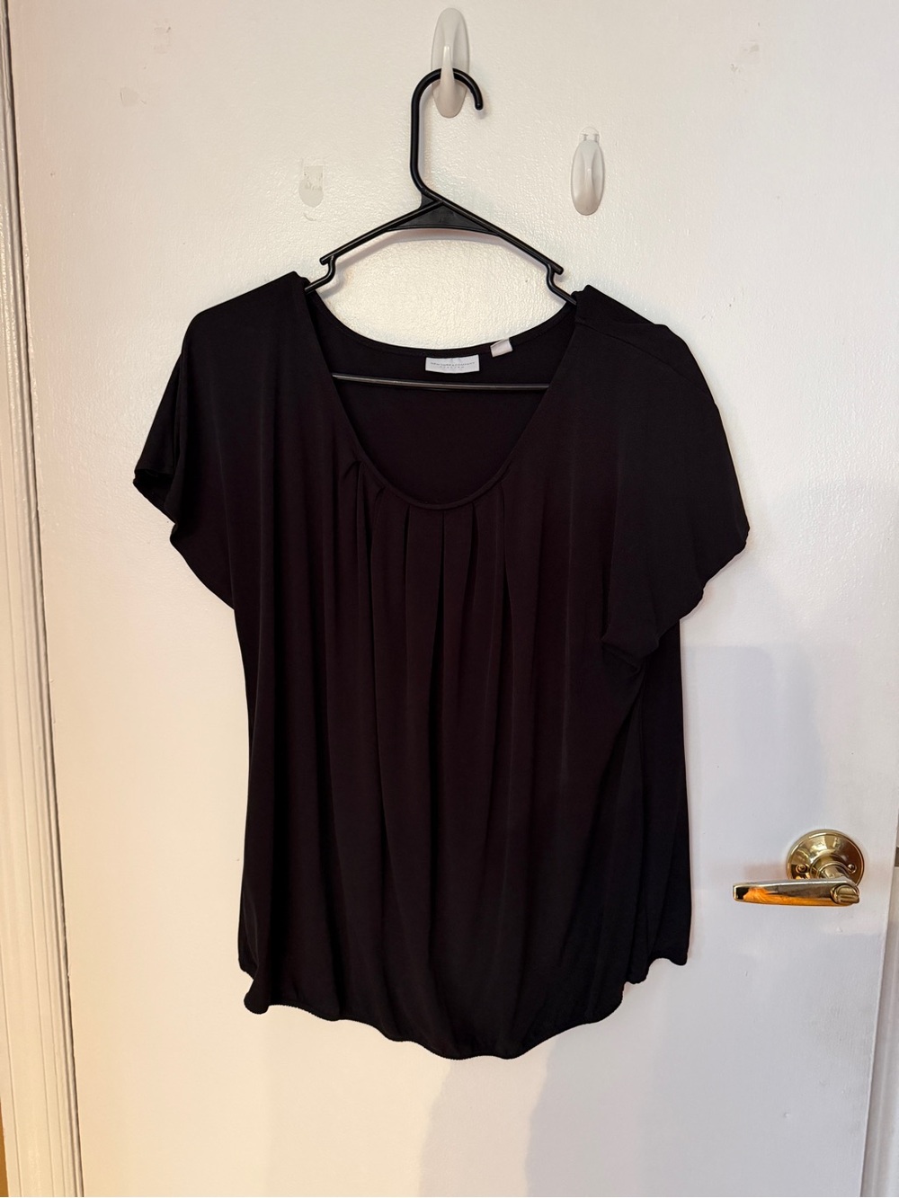 Black Women's Pleated Short Sleeve Top